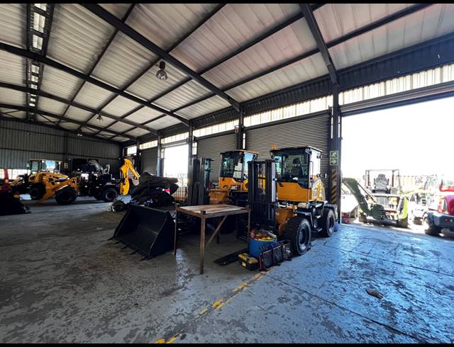 915M² WAREHOUSE TO LET IN AIRPORT INDUSTRIA